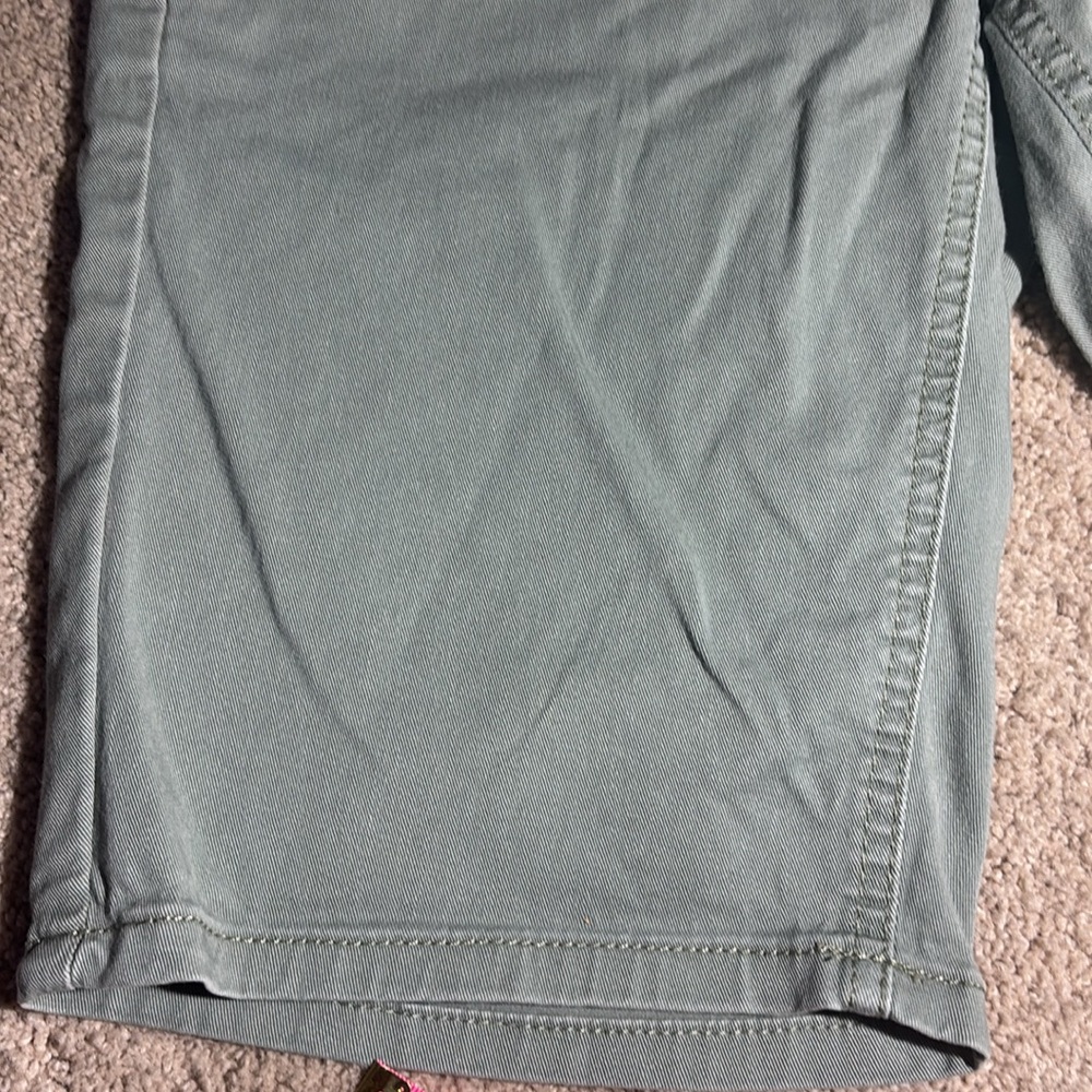 LOFT women’s 2 olive Green Flat Front knee length Bermuda shorts military green - Picture 11 of 15